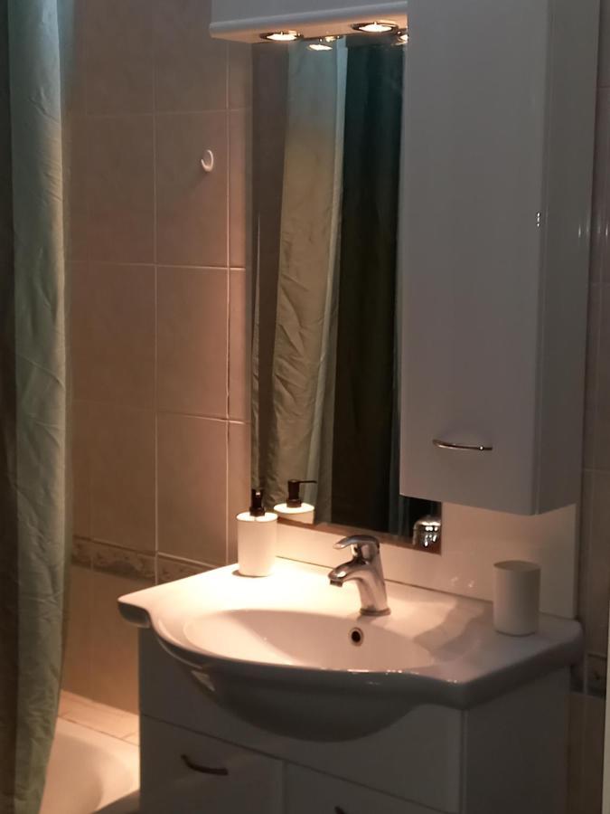 A V G E R I N O S Apartment